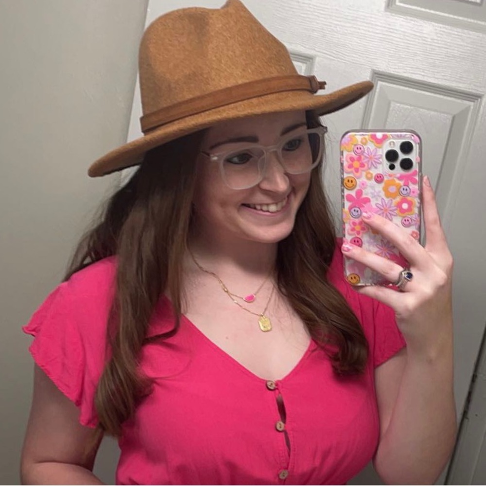 Meet your Posher, Dakota